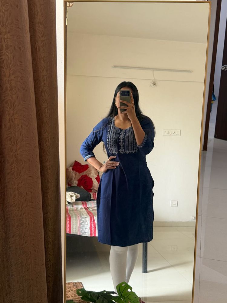 Elegant Blue Embroidered Kurta