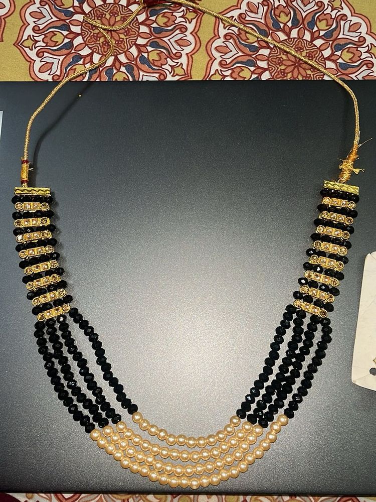 Beautiful Necklace with Pearls &amp; Black Beads