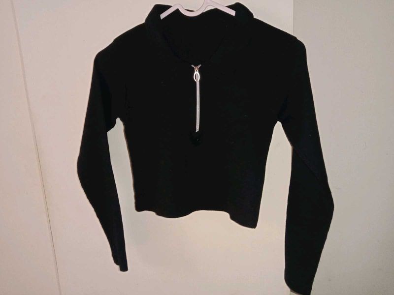 Black Cropped Zip-Up Long Sleeve Top