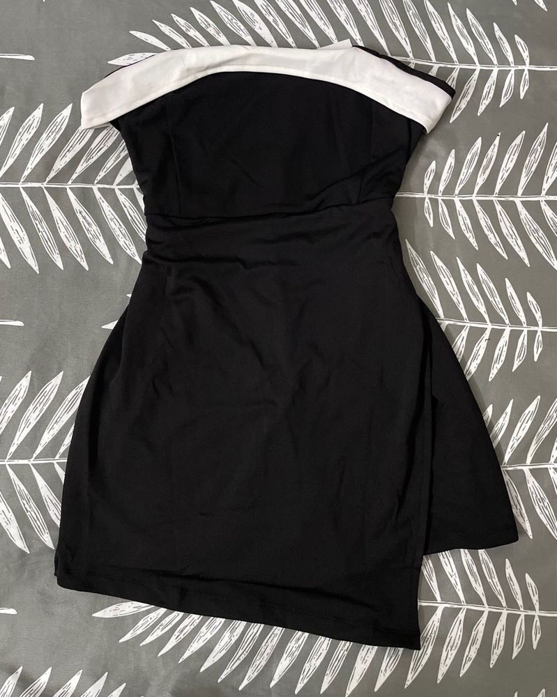 Chic Black &amp; White Skort Dress