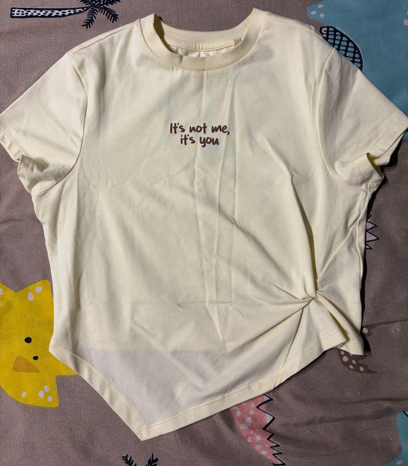 Cute Graphic Tee "It's not me, it's you"