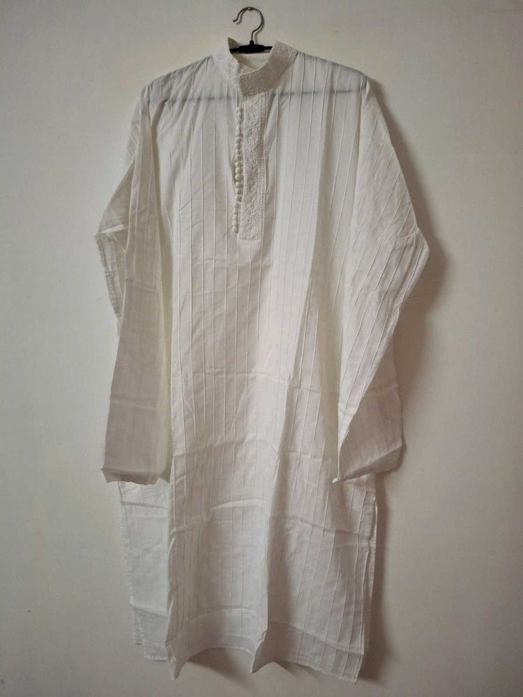 Elegant Men's White Striped Kurta