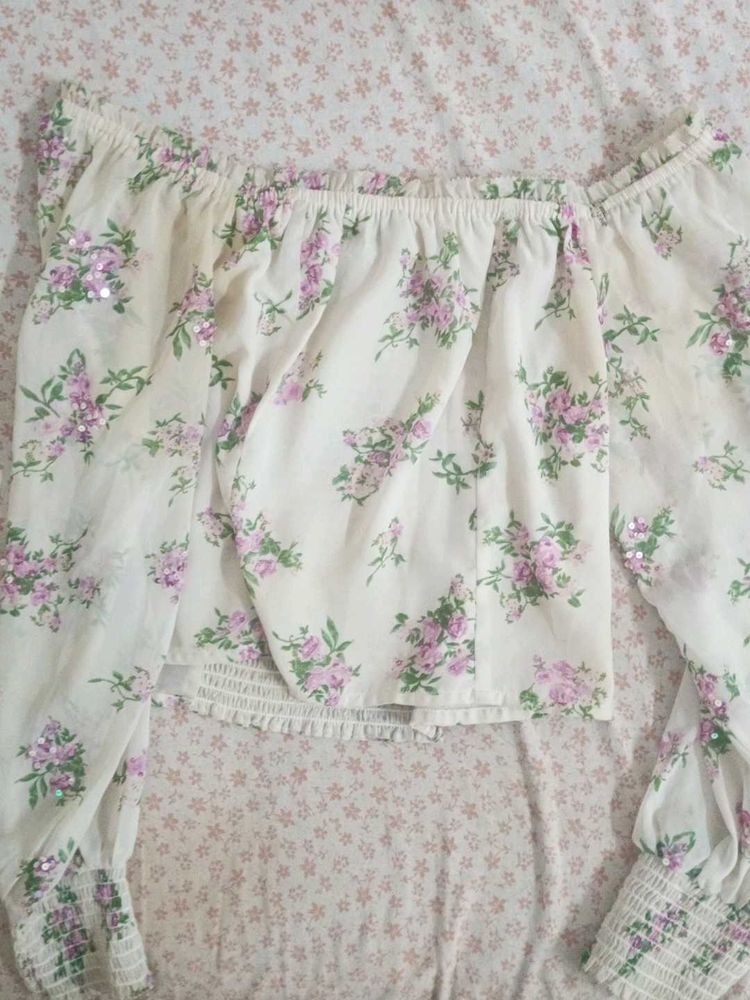 Off-Shoulder Floral Crop Top