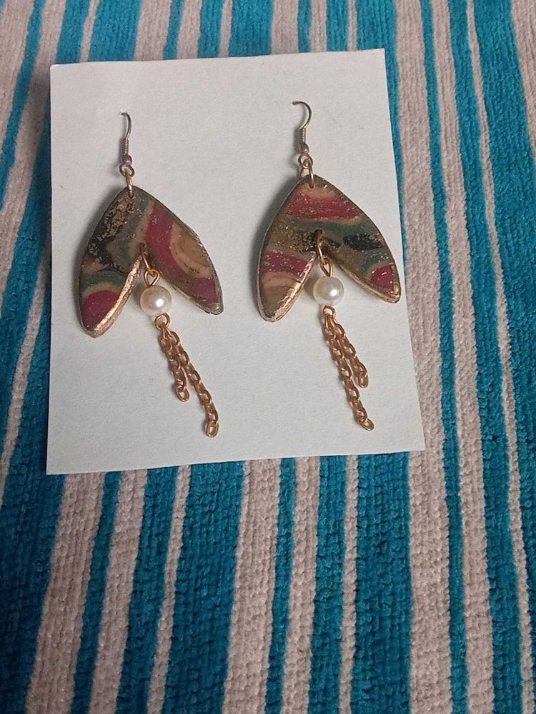 Dangling Pearl Earrings
