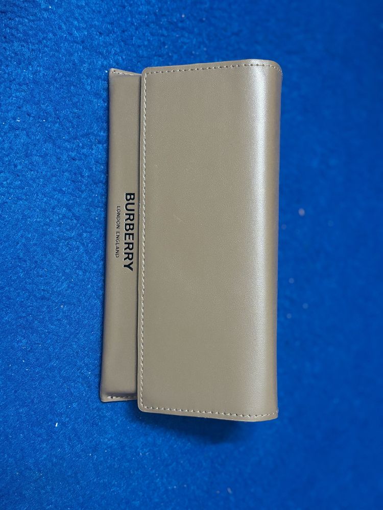 Orginal Unused Burberry Case