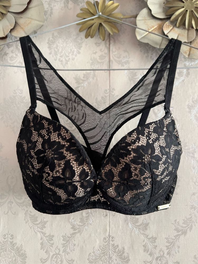 Elegant Black Lace Bra