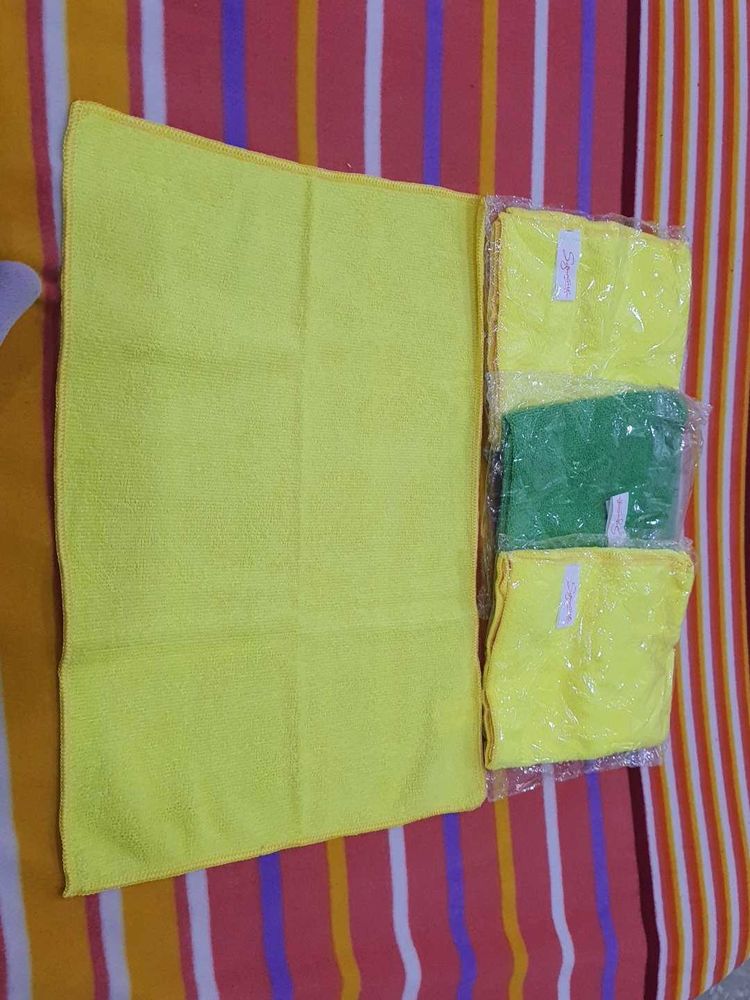 4 Hand Towel 3 Yellow 1 Green