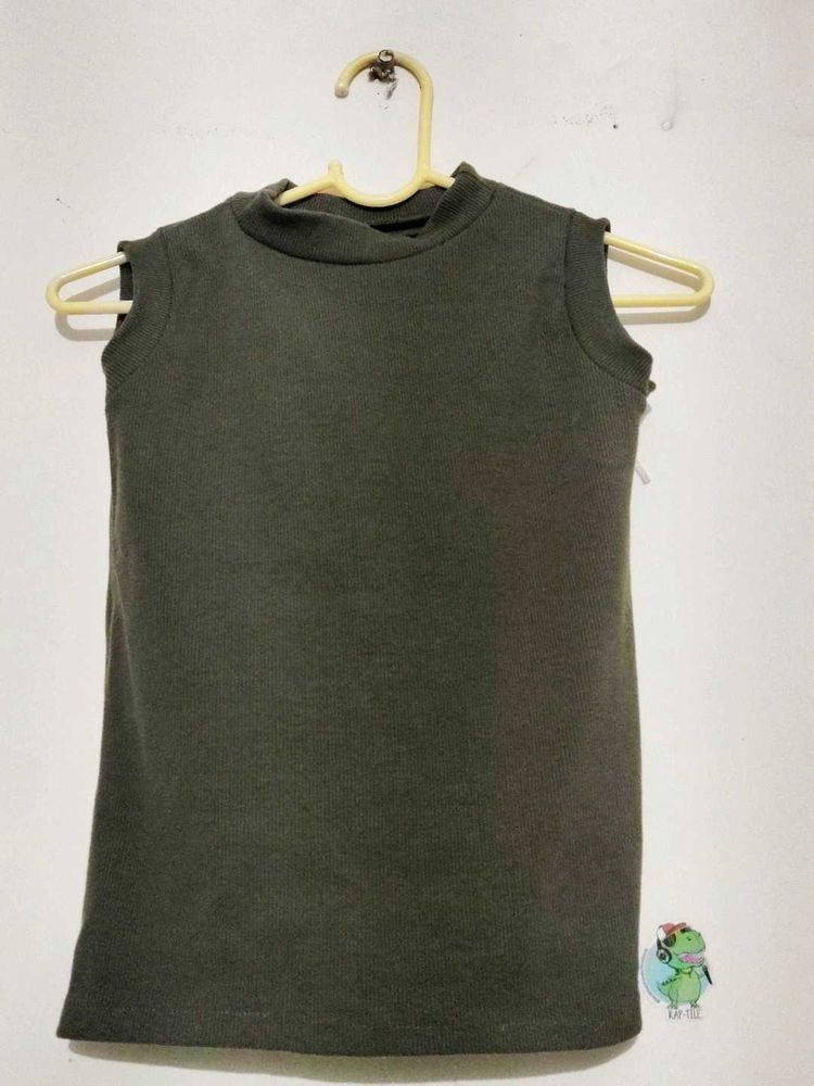 Sleeveless Mock Neck Crop Top