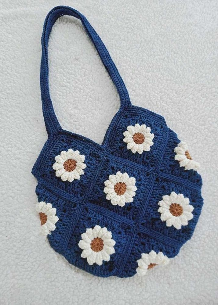 Crocheted Daisy Tote Bag