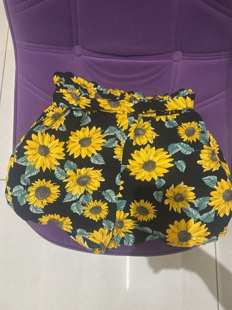 H &amp;M Sunflower Print Shorts