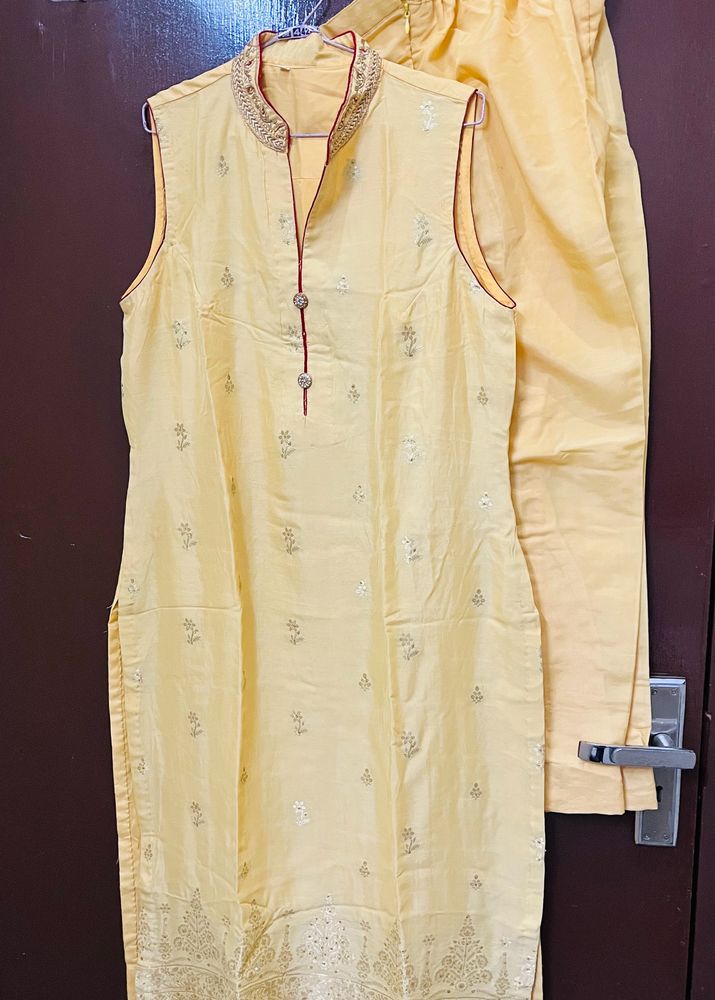 Yellow Sleeveless Chanderi Suit