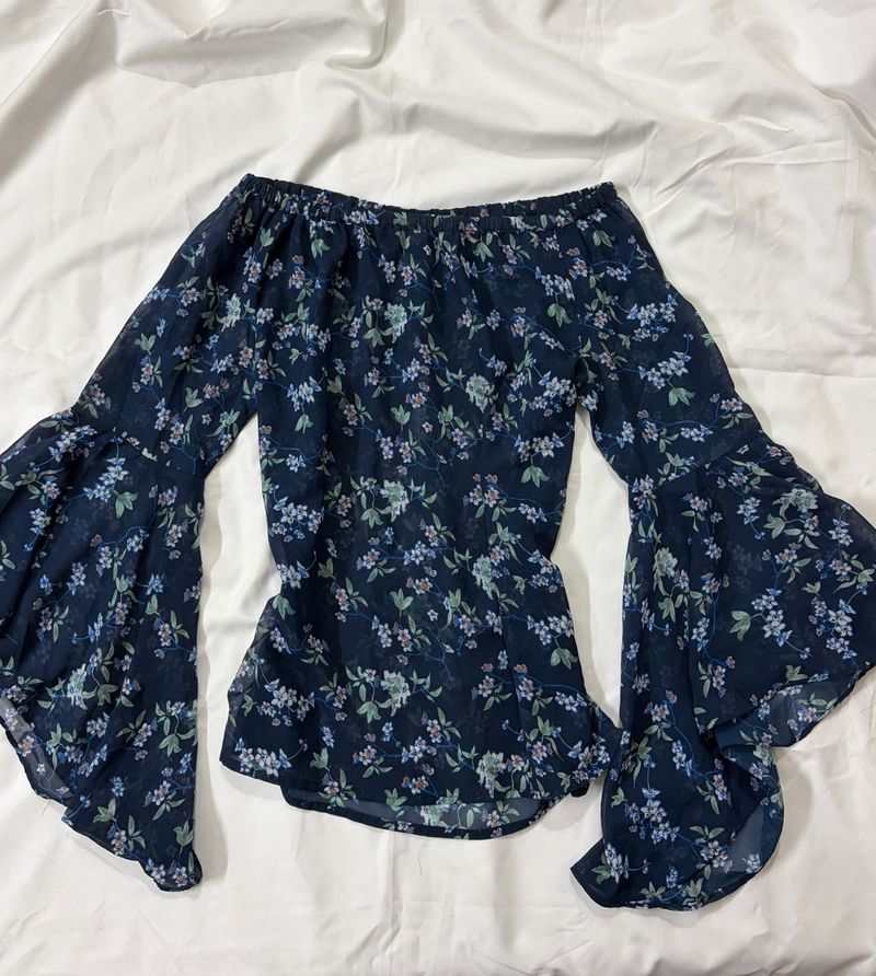 ✨SALE✨Navy Floral Bell Sleeve Off-Shoulder Top