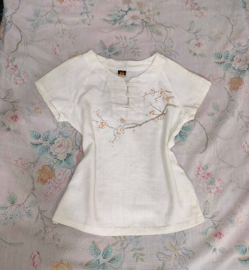 White Linen Kurta with Floral Embroidery
