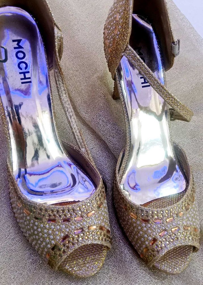 Sparkling Gold Heels - Perfect for Occasions