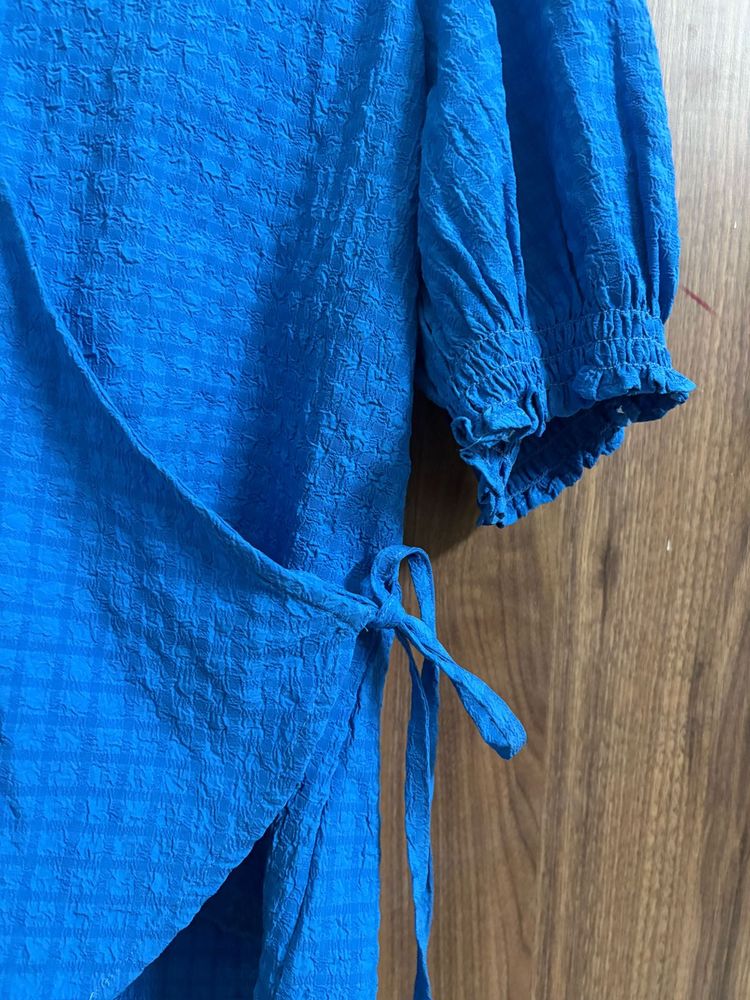 Vibrant Blue Textured Wrap top