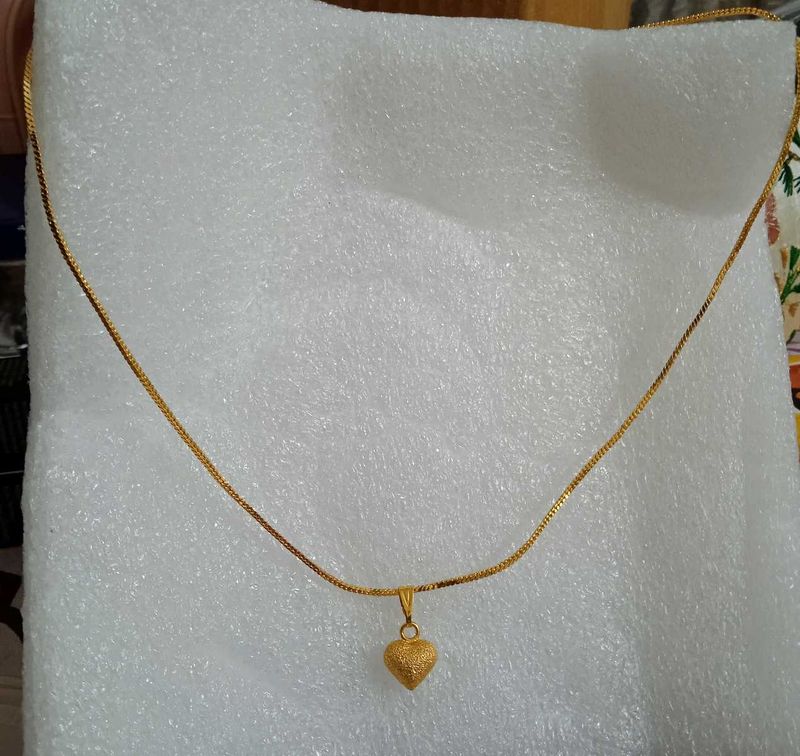 Anti tarnish Gold Heart Pendant chain
