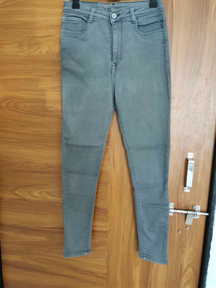 Grey High-Waisted Skinny Jeans