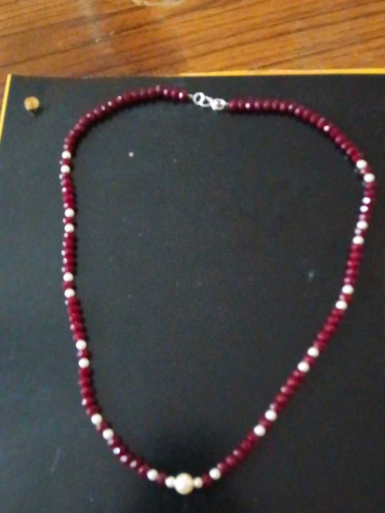 Elegant Red Beaded Necklace with Pearls