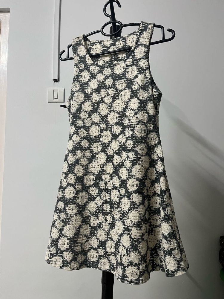 Chic Textured Sleeveless A-Line Dress