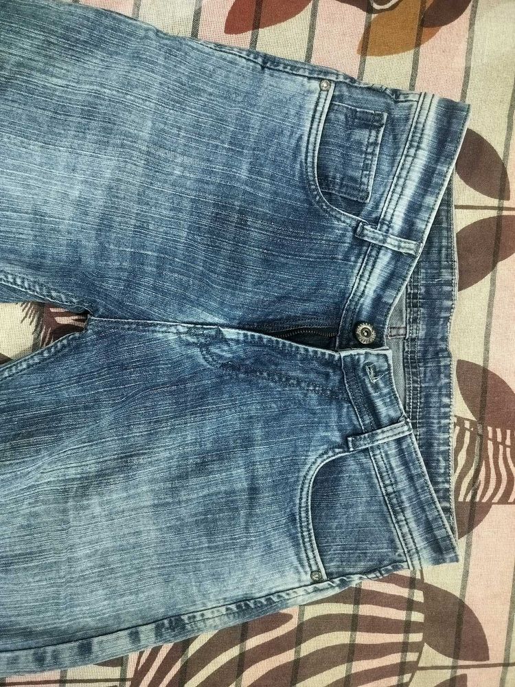 Stylish Blue Wash Jeans