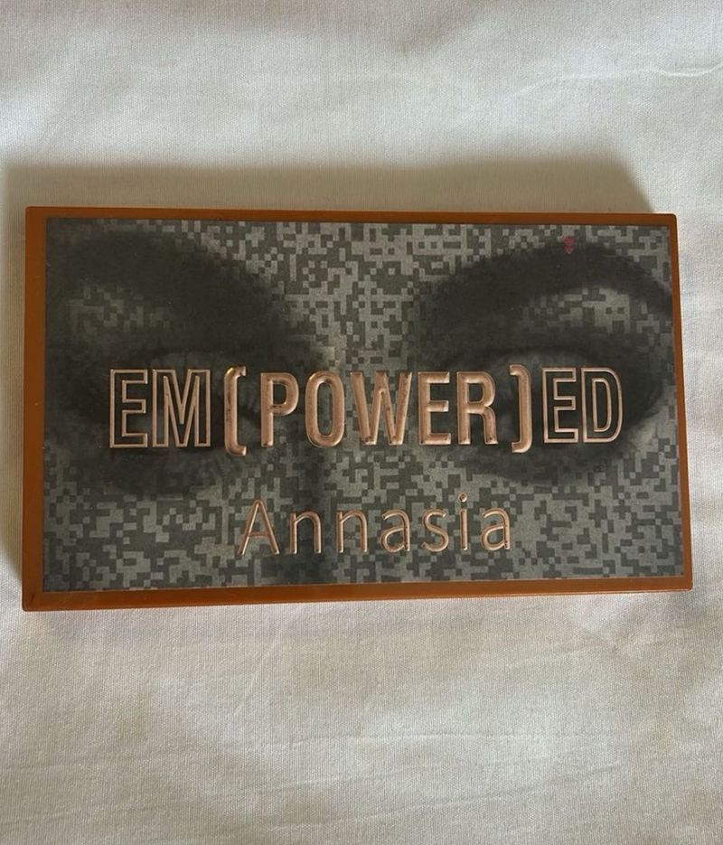 Anassia Empowered Eyeshadow Palette
