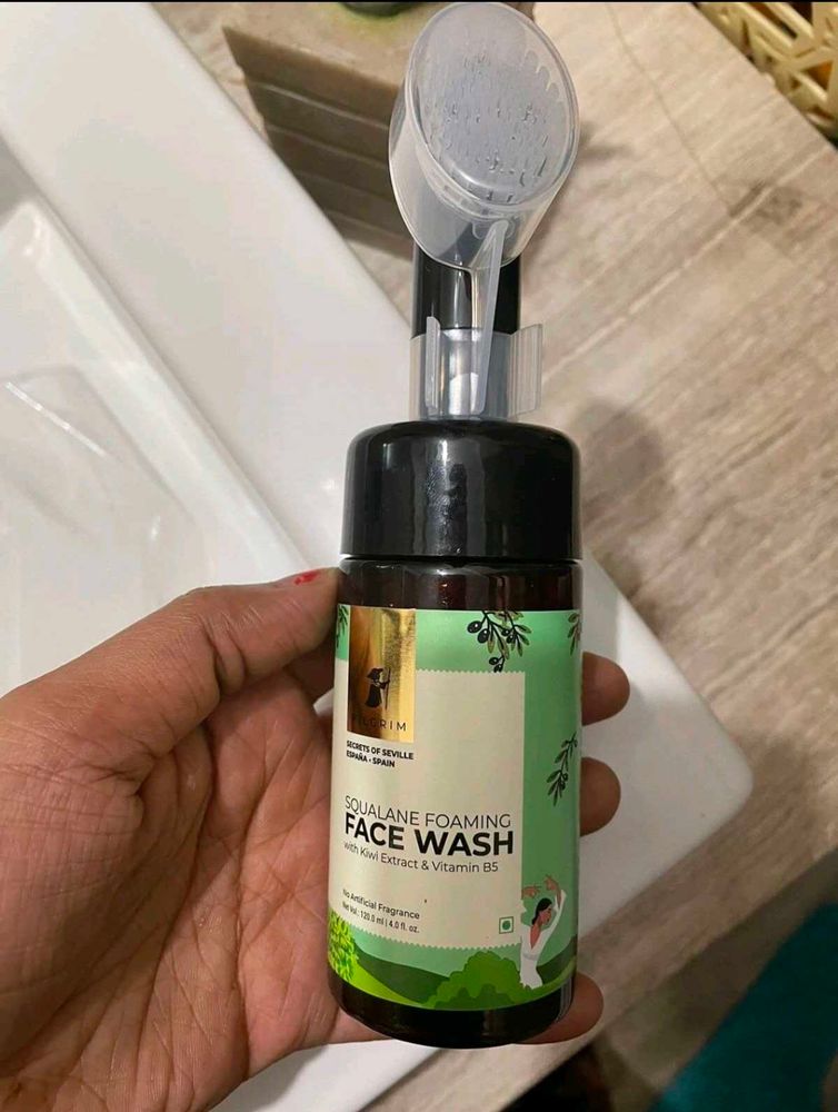 PILGRIM Spanish Squalane foaming face wash with Ki