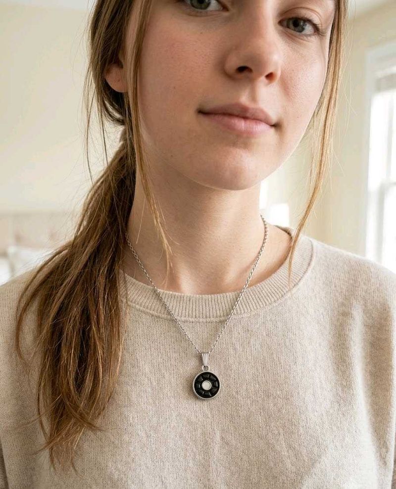 Elegant Black &amp; White Pendant Necklace