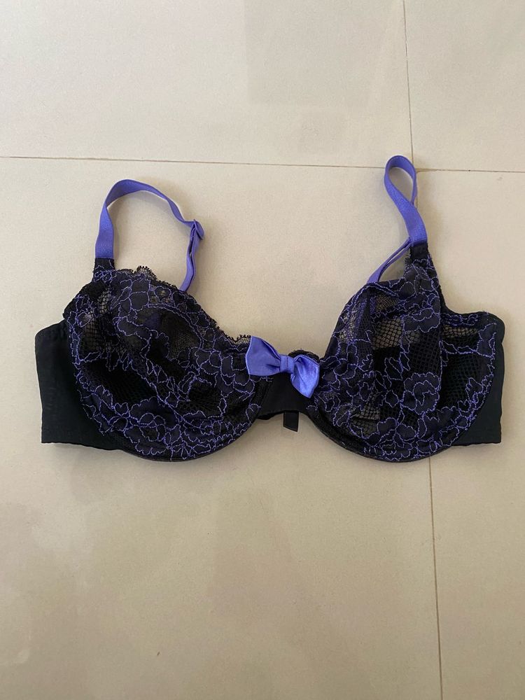 Elegant Black &amp; Purple Lace Bra