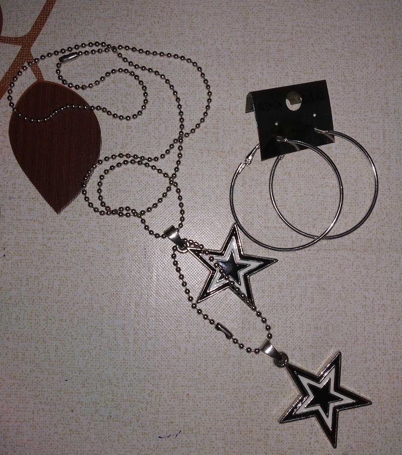 earing and Neck Chain