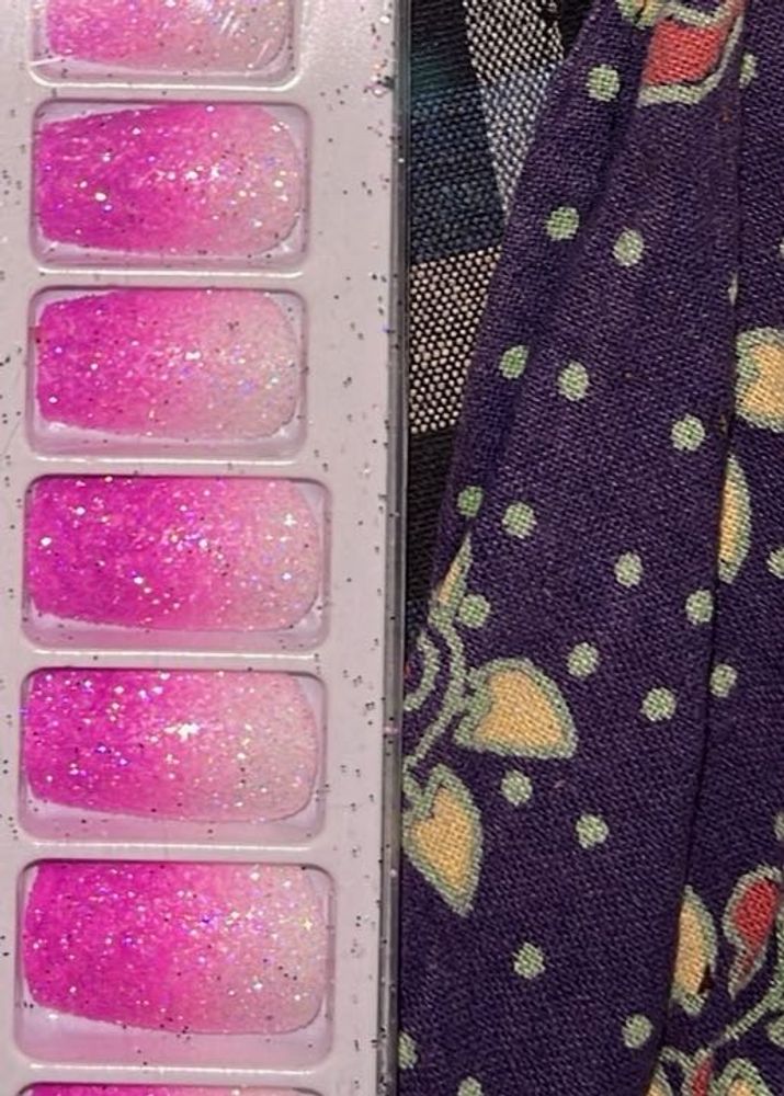 pink nails