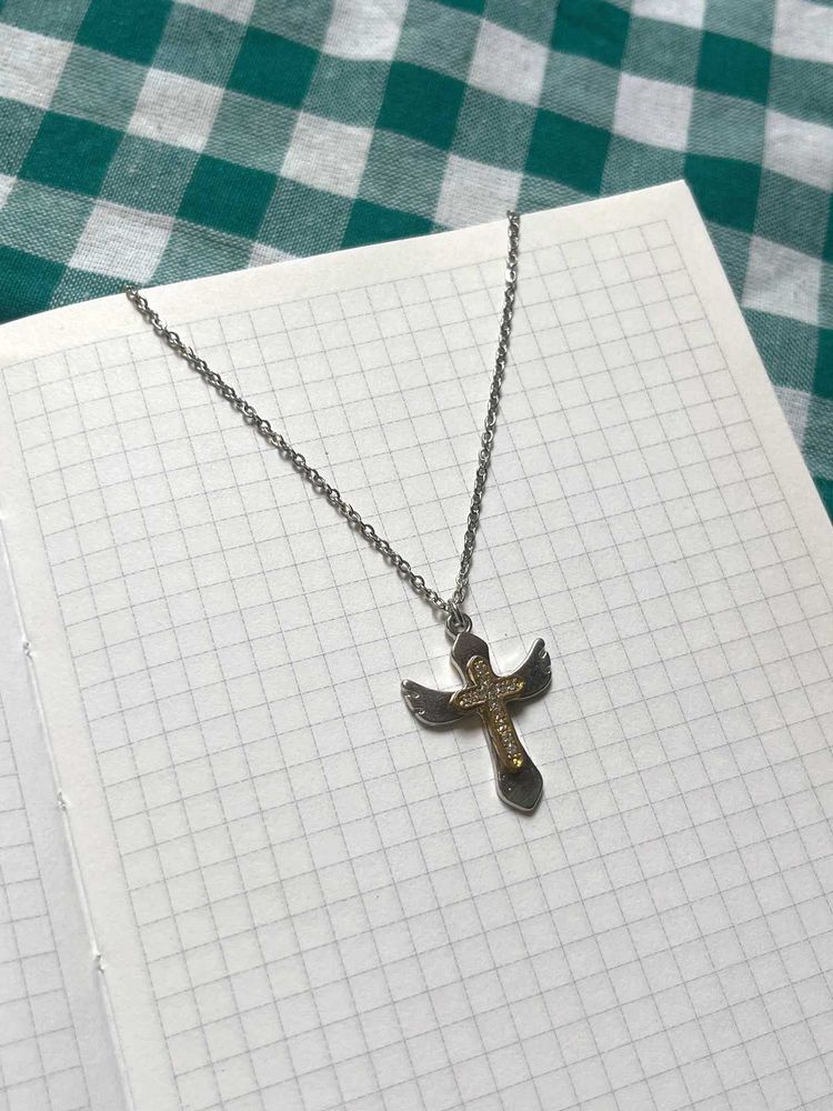 Winged Cross Pendant Necklace 💛