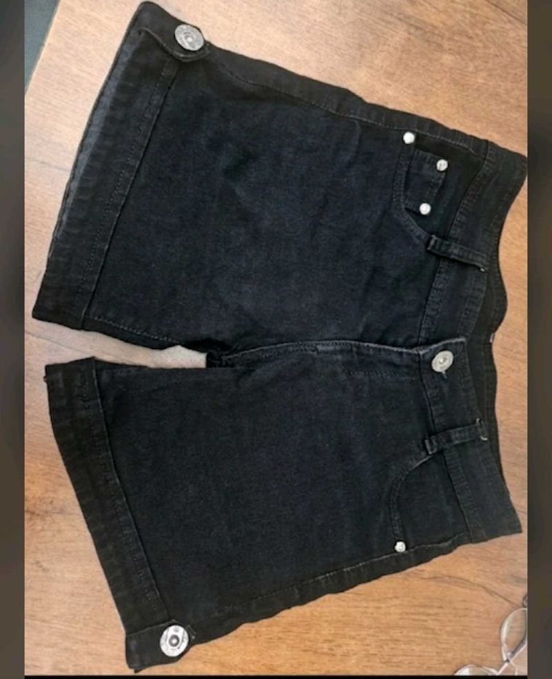 Stylish Black Denim Bermuda Shorts