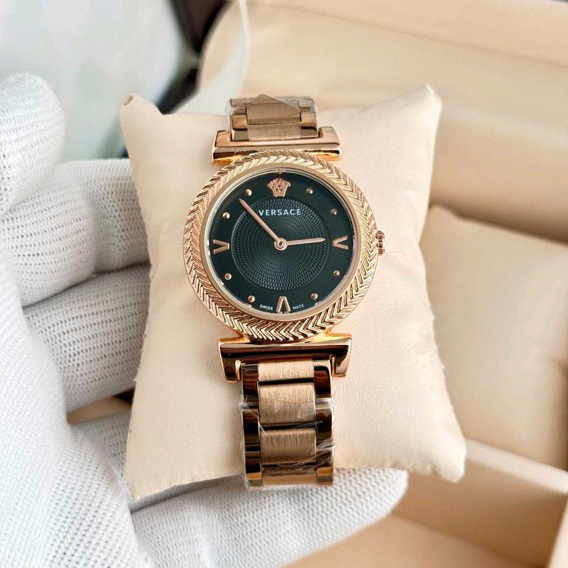 _VERSACE WATCH_*V-Motif Model For Ladies