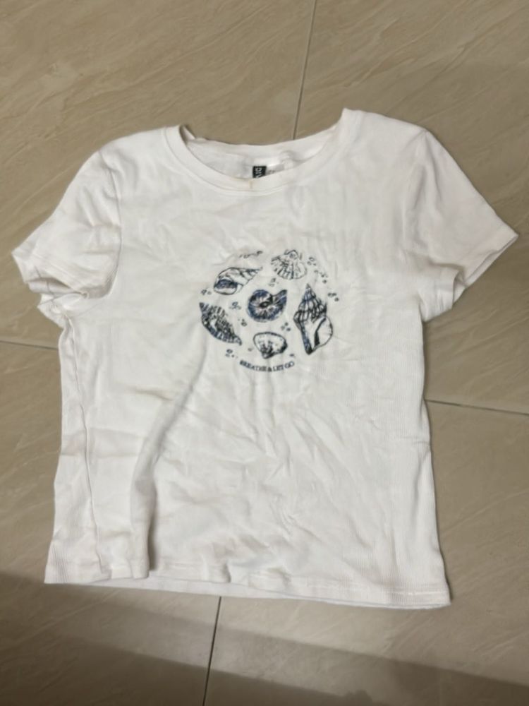 White Seashell Graphic T-Shirt
