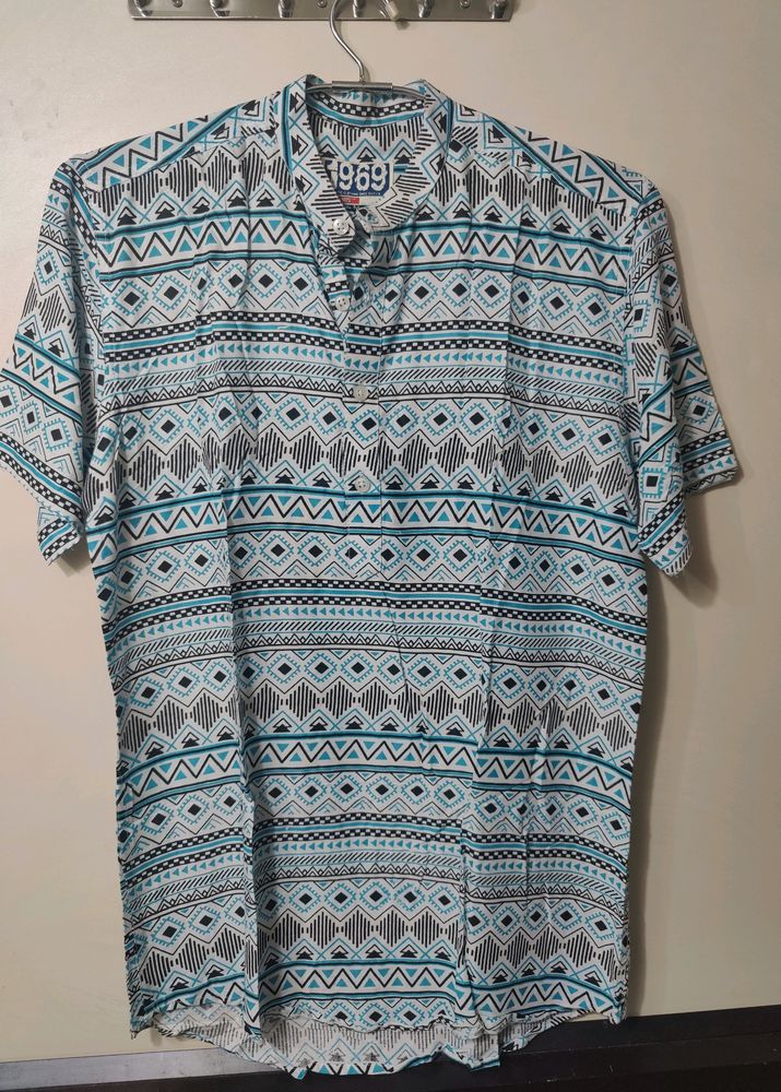 Women Short Kurta . Like New. Good Condition