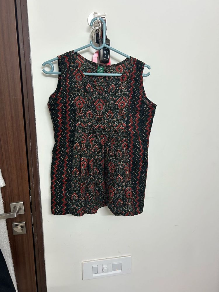 Sleeveless Short Kurti