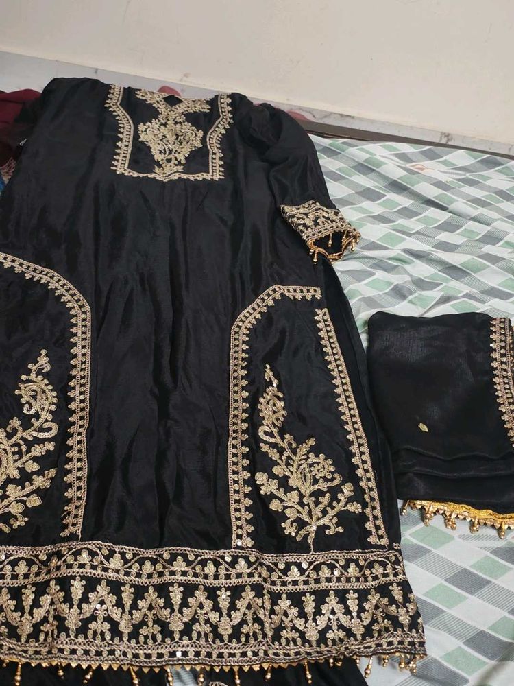 Elegant Black Kurta Set with Gold Embroidery
