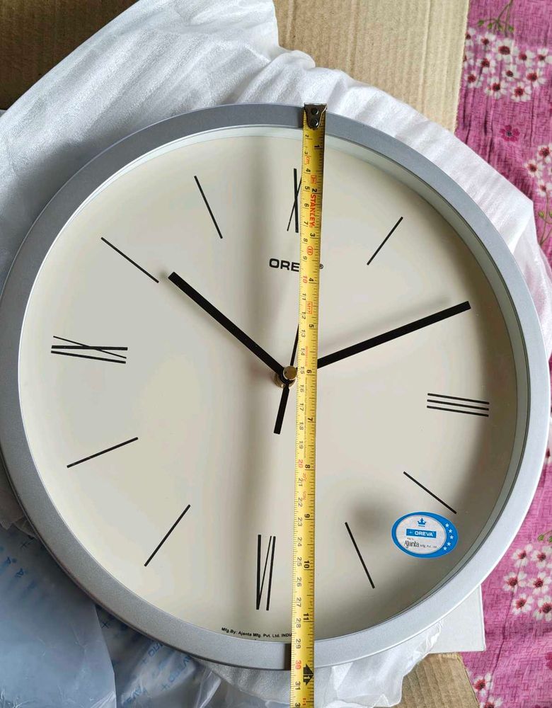 New Oreva Elegant Wall Clock 30x 4.5X 30 cm