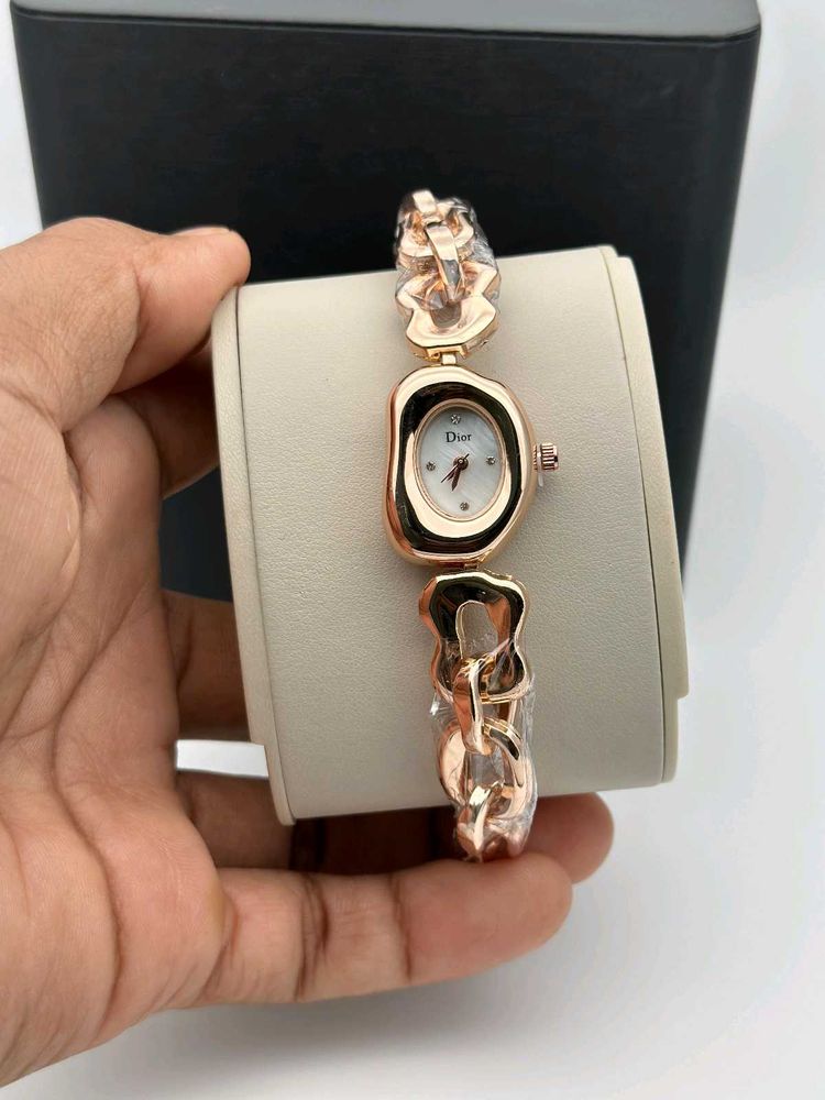 Elegant Rose Gold Chain Watch