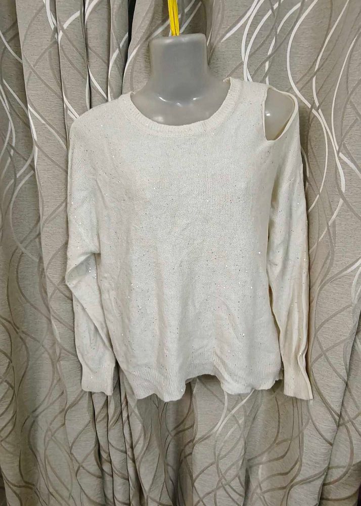 Chic Cutout Shoulder Sweater
