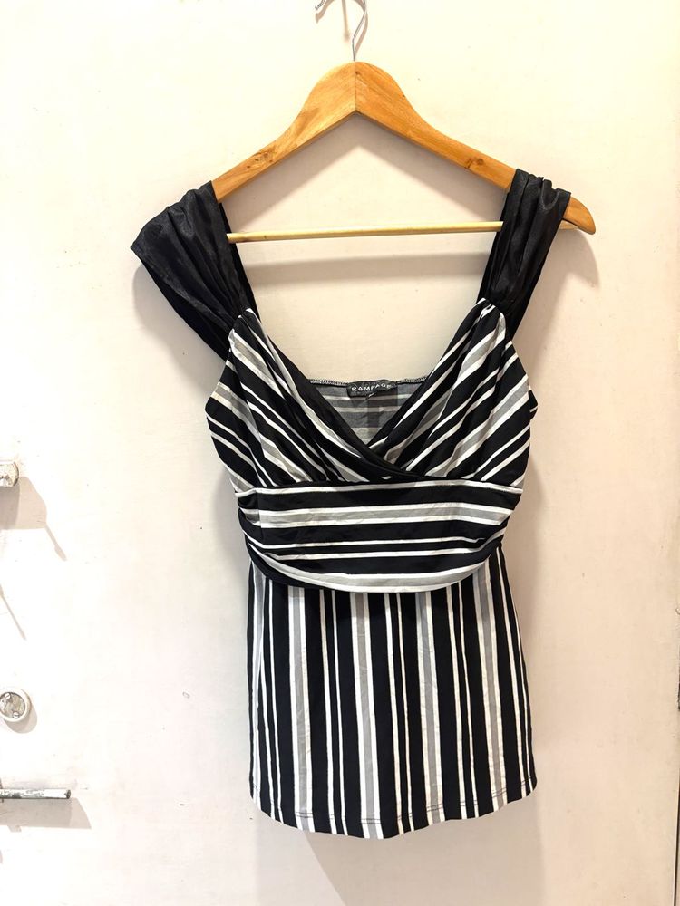 Beautiful y2k Top