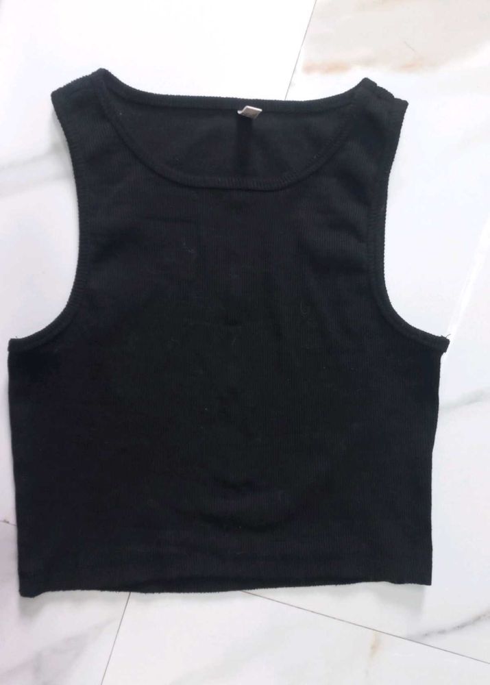 Black Sleeveless Crop Top