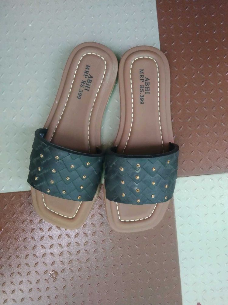 Stylish Women's Flat Sandals