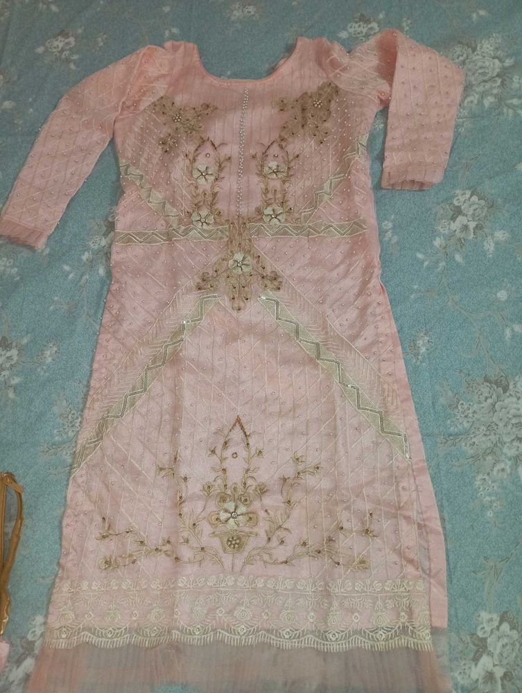 Elegant pink suit set