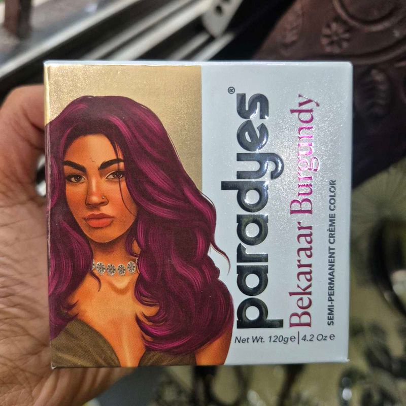 Paradyes Bekaraar Burgundy Hair Color