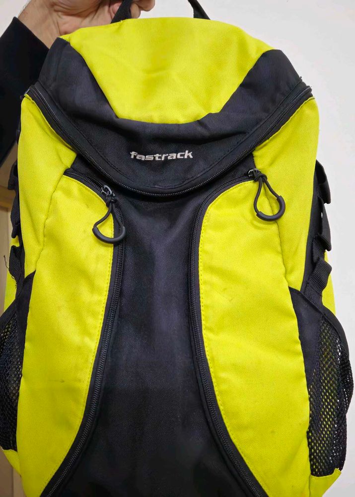 🔻High Price Drop- FasTrack Bagpack