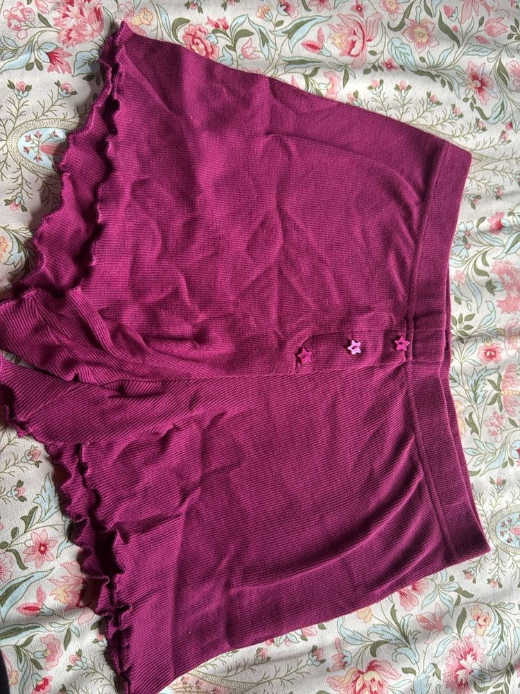 Cute Ruffle Short with Star Details