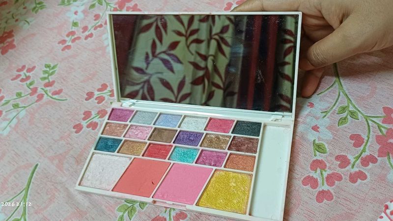 Multi-Color Eyeshadow Palette
