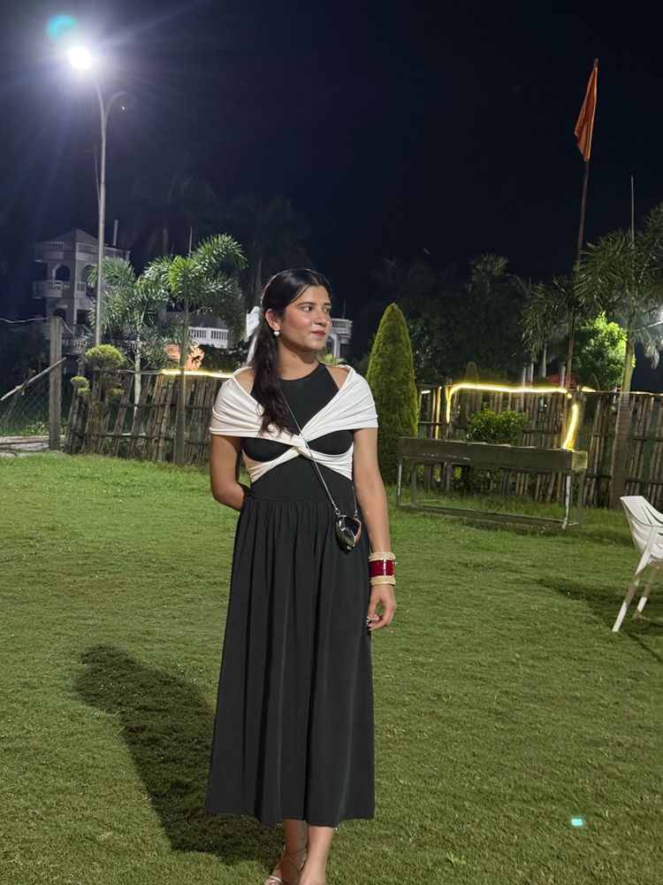 Chic Black &amp; White Midi Dress
