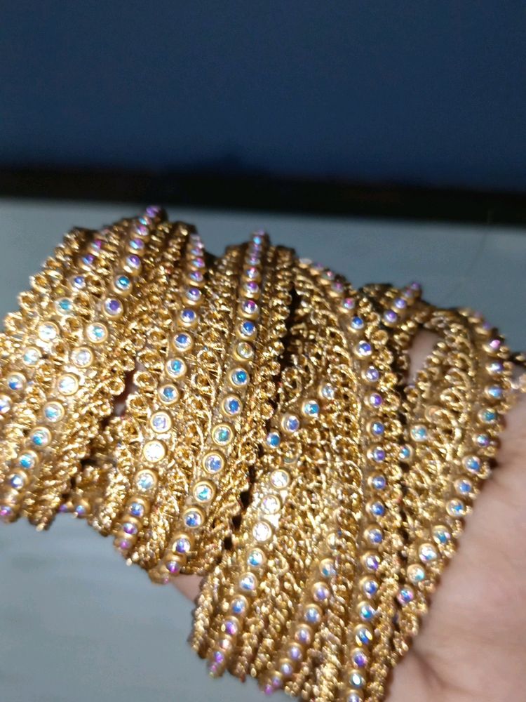 NEW LACE GOLDEN WITH STONES